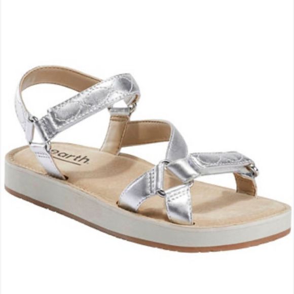 Earth Saba Silver Leather Walking shoes with Velcro closure and reinforced arch - Picture 1 of 11